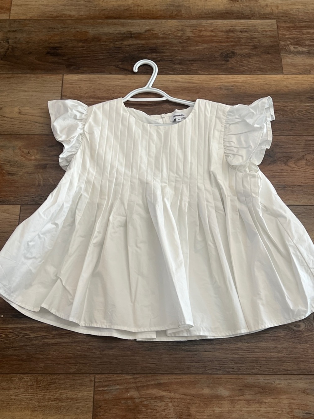 NWOT M Pomelo White Pintuck Flutter Sleeve Blouse
